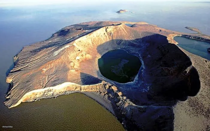 4-Day Central Island National Park Crocodile Safari Tanzania safari tour